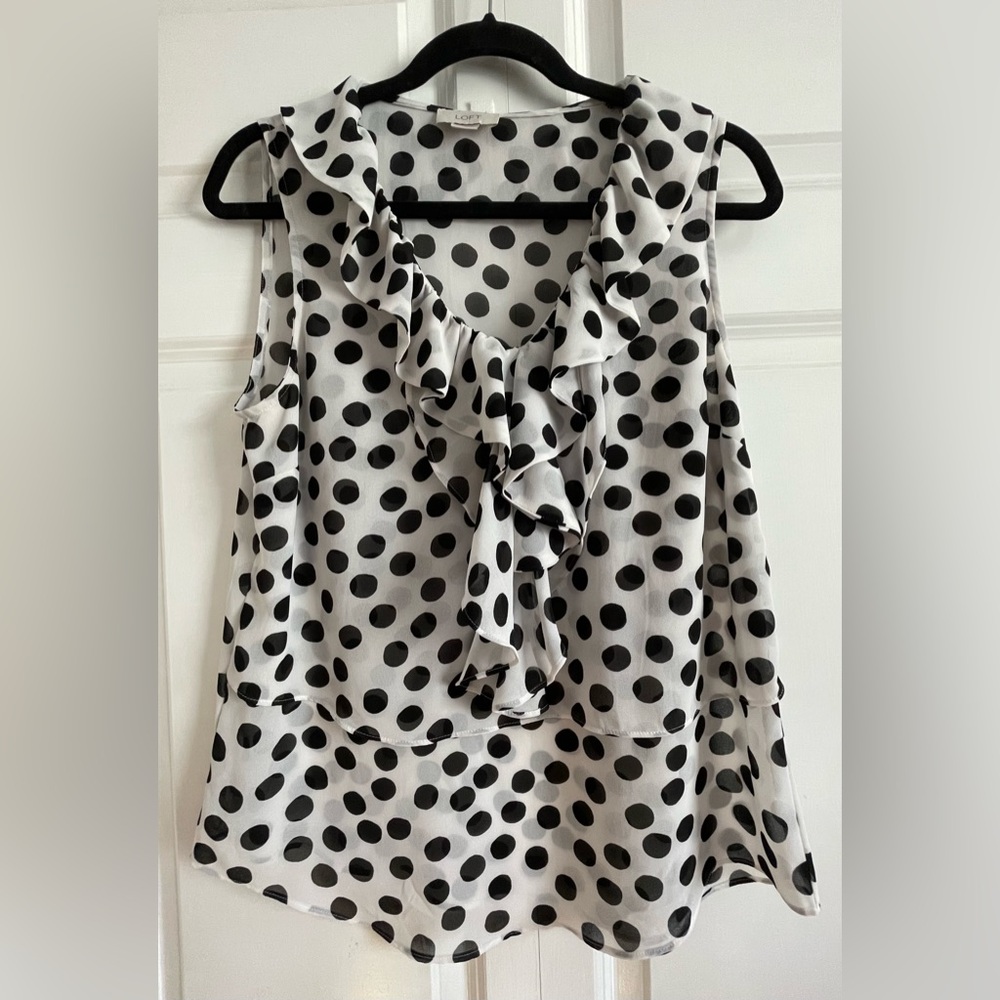 Ann Taylor LOFT polka dot, sleeveless blouse, size medium.